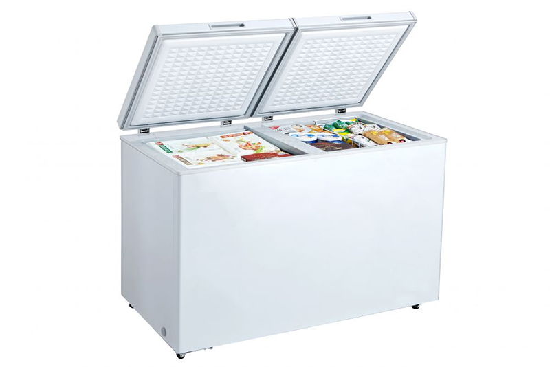 Freezer com sistema de refrigeração estática