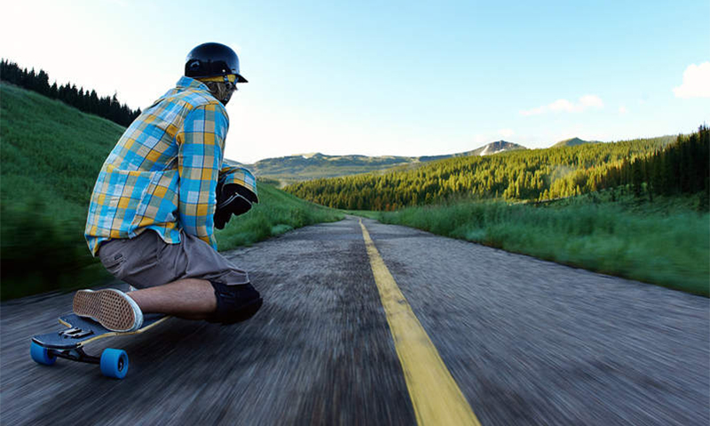 O princípio de operação e o longboard do dispositivo