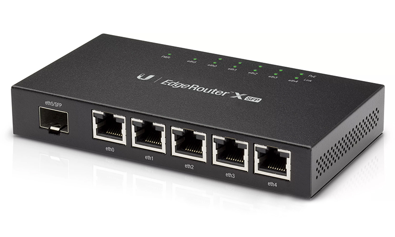 Ubiquiti EdgeRouter X SFP - in a miniature package